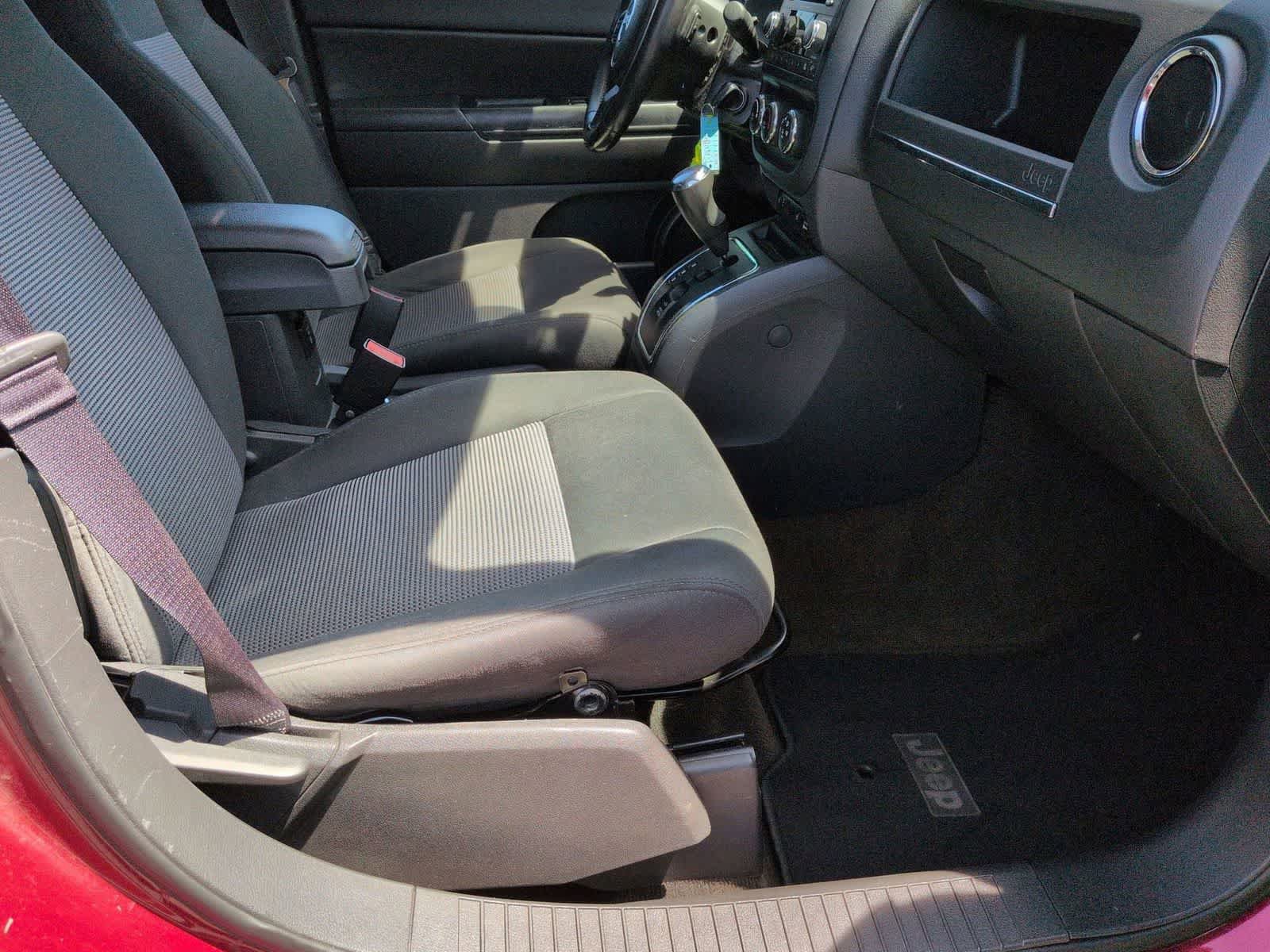 Used 2013 Jeep Compass Latitude AWD/4WD image 18