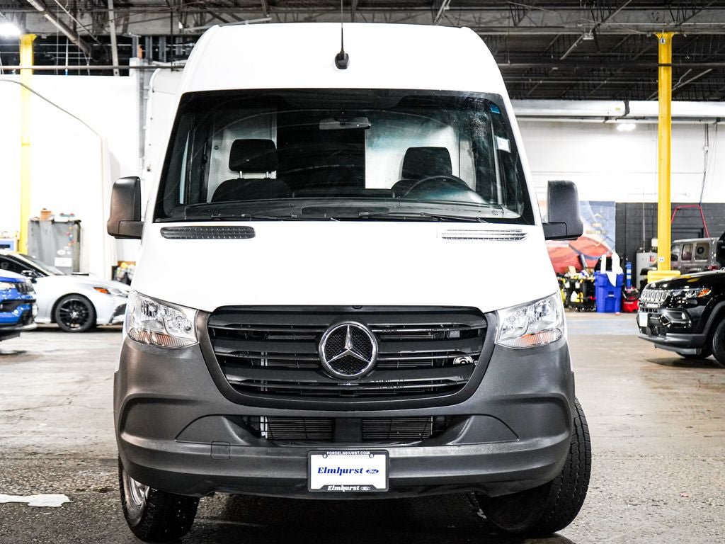 Used 2023 Mercedes-Benz Sprinter 2500 image 2