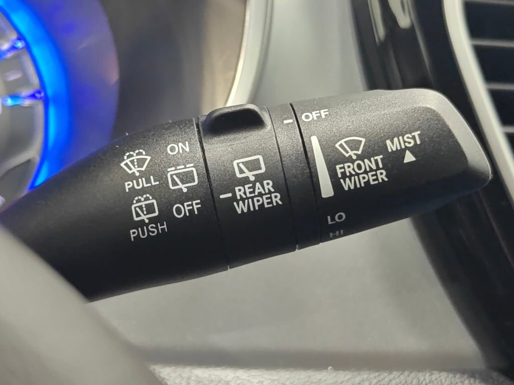 Used 2024 Chrysler Pacifica Touring image 47