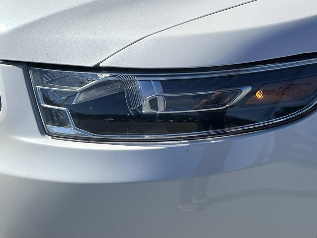 Used 2019 Ford Taurus Limited image 9