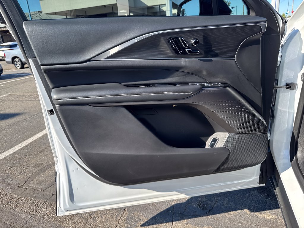 Used 2024 Cadillac Lyriq Luxury RWD image 12