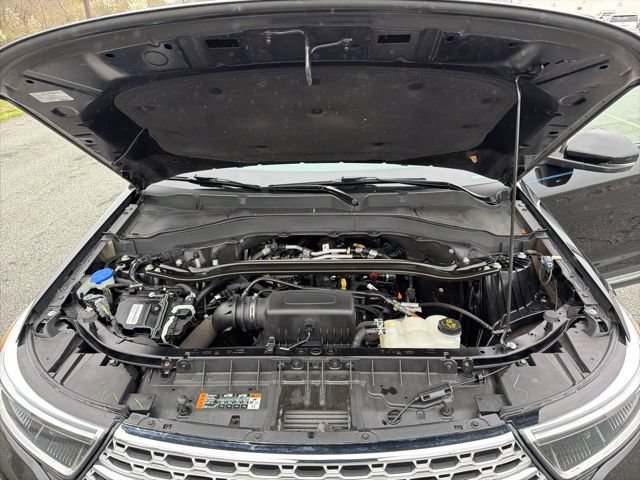 Used 2022 Ford Explorer Limited w/ Equipment Group 301A AWD/4WD image 25