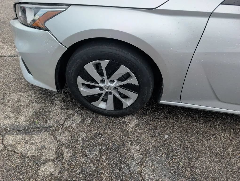 Used 2020 Nissan Altima 2.5 S FWD image 11
