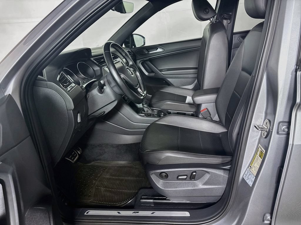 Used 2020 Volkswagen Tiguan SE R-Line AWD/4WD image 11