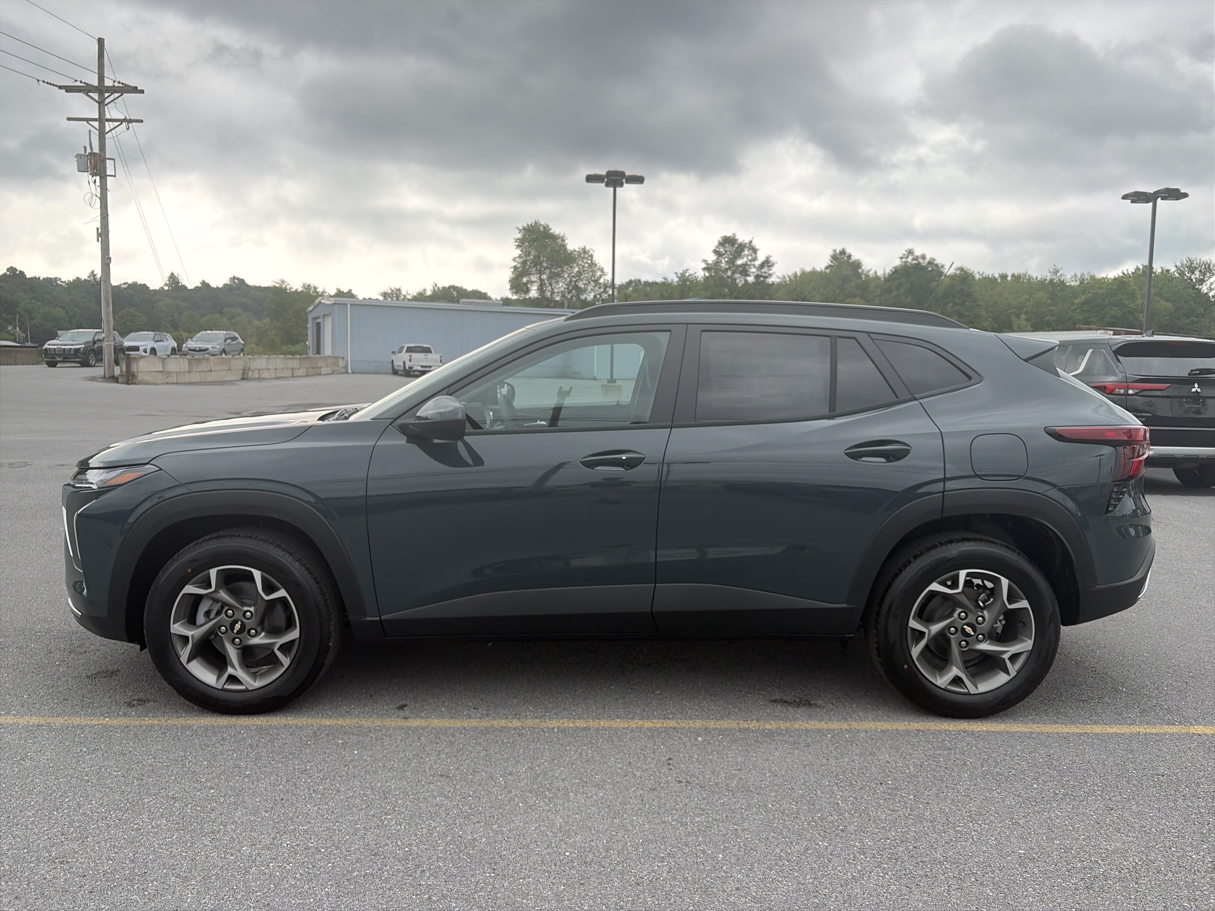 New 2026 Chevrolet Trax LT w/ LT Convenience Package FWD image 13