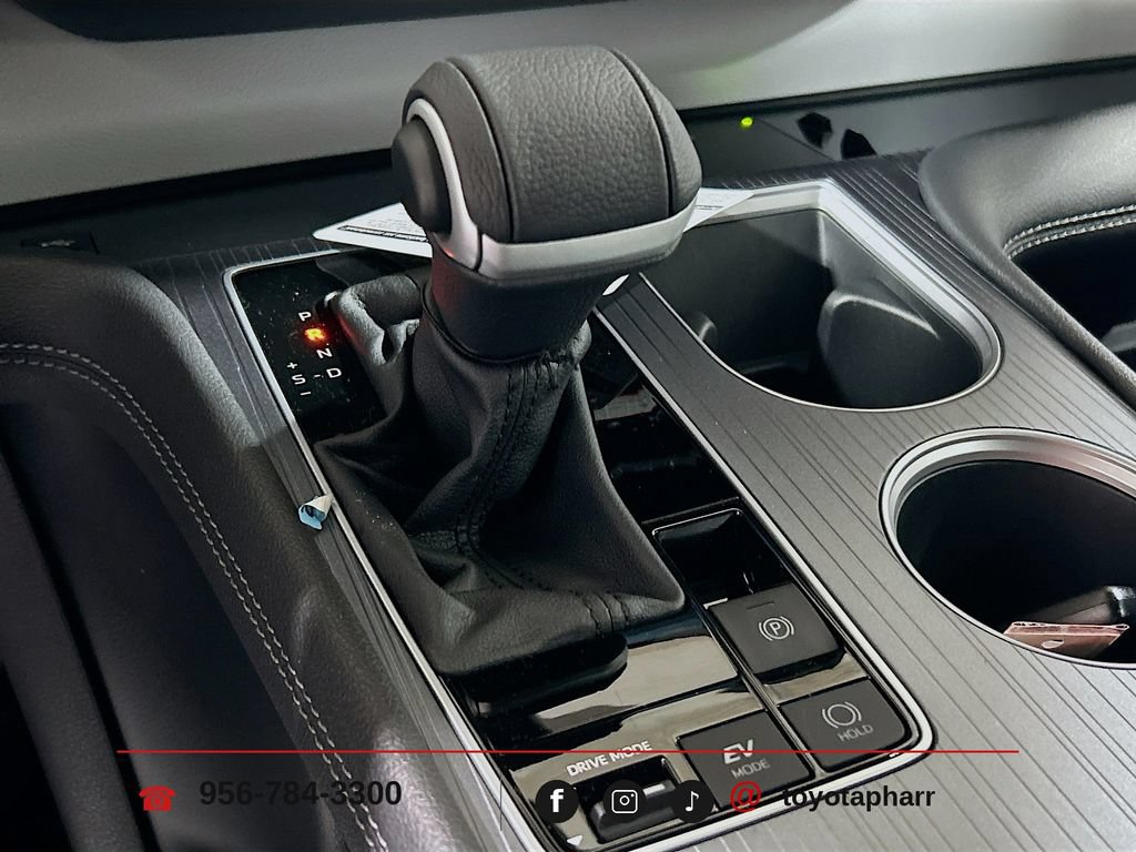 New 2026 Toyota Sienna XLE FWD image 17