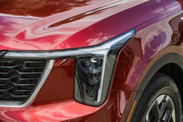 Certified 2024 Kia Sorento S w/ Panoramic Sunroof Package FWD image 6