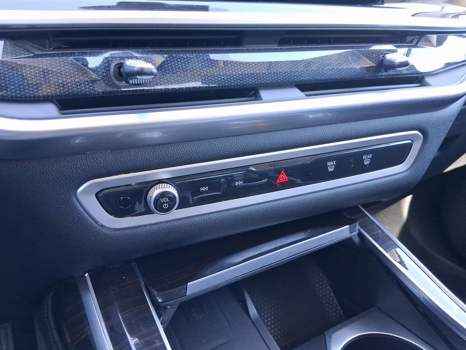 Certified 2024 BMW X7 xDrive40i w/ Premium Package image 18