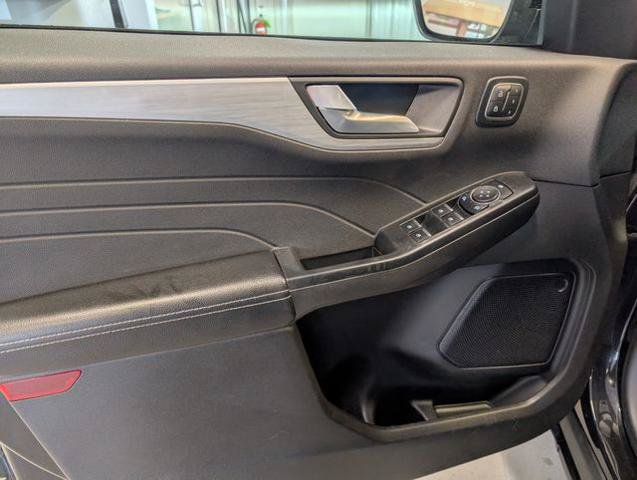 Certified 2024 Ford Escape Platinum AWD/4WD image 13