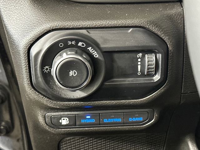 Used 2023 Jeep Wrangler Unlimited w/ Cold Weather Group image 18