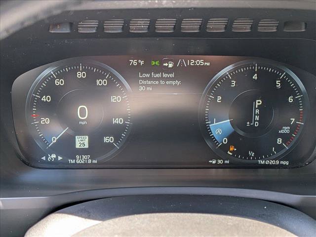 Used 2017 Volvo XC90 T6 Momentum w/ Vision Package AWD/4WD image 11