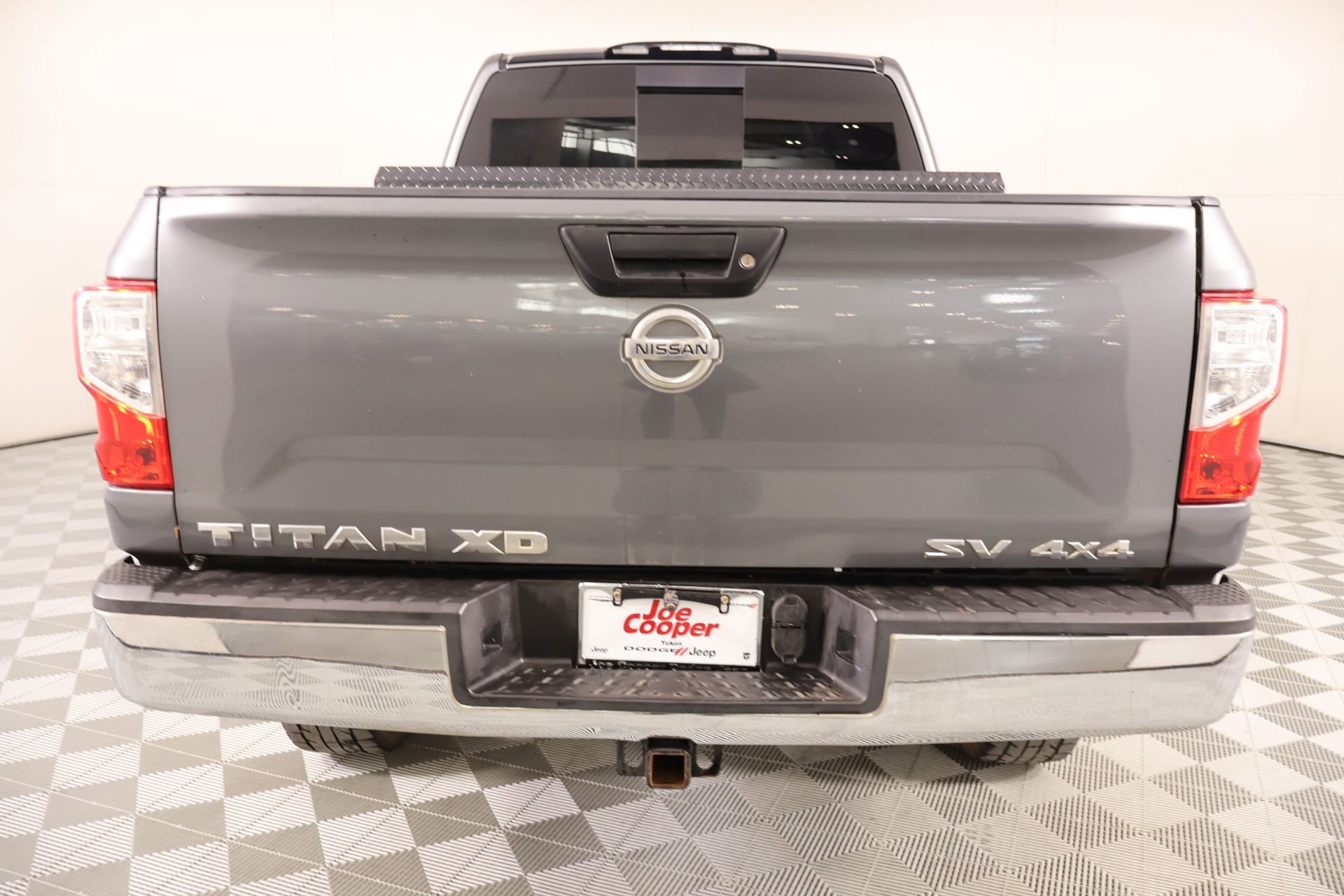 Used 2017 Nissan Titan SV w/ Heavy Duty GAWR Package AWD/4WD image 20