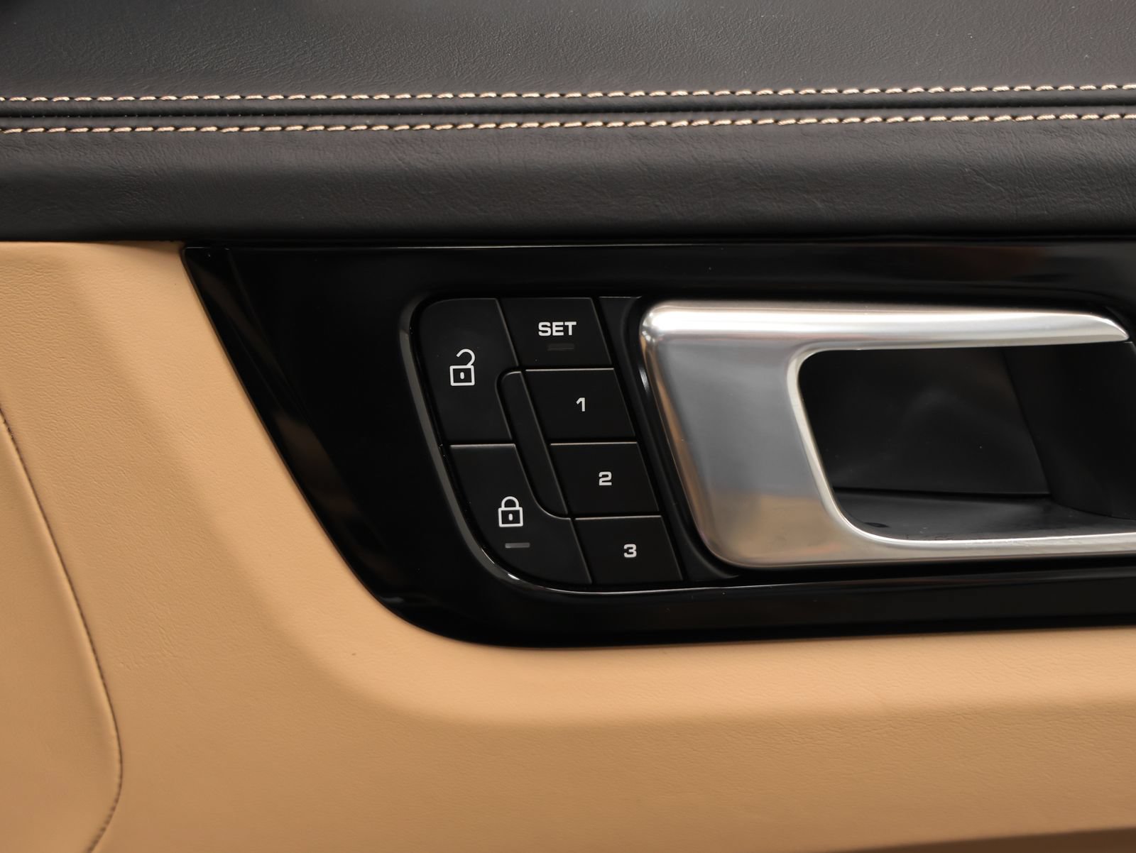 Certified 2023 Porsche Cayenne GTS AWD/4WD image 26