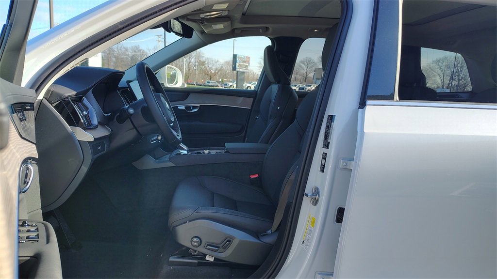 New 2026 Volvo XC90 B6 Plus image 7