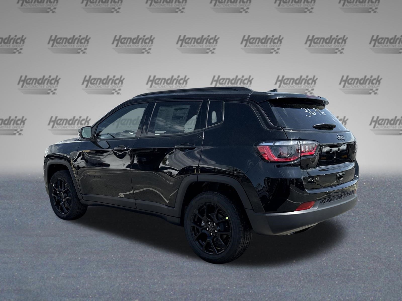 New 2026 Jeep Compass Latitude image 6