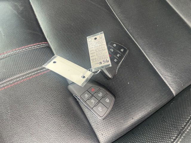 Used 2022 Chevrolet Suburban RST w/ Luxury Package image 7