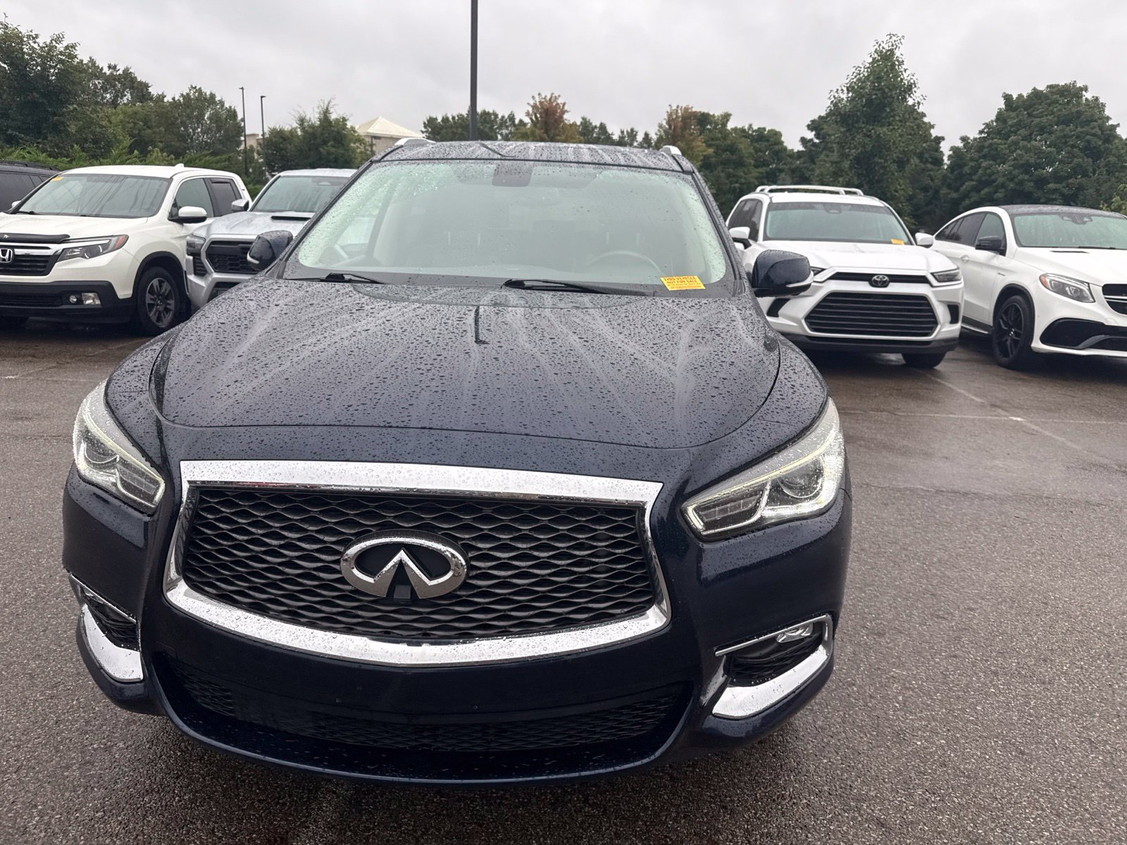 Used 2017 INFINITI QX60 Luxe w/ Premium Plus Package AWD/4WD image 2