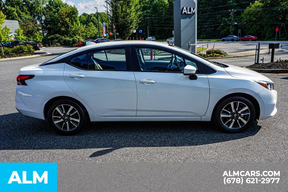 Used 2022 Nissan Versa SV FWD image 8