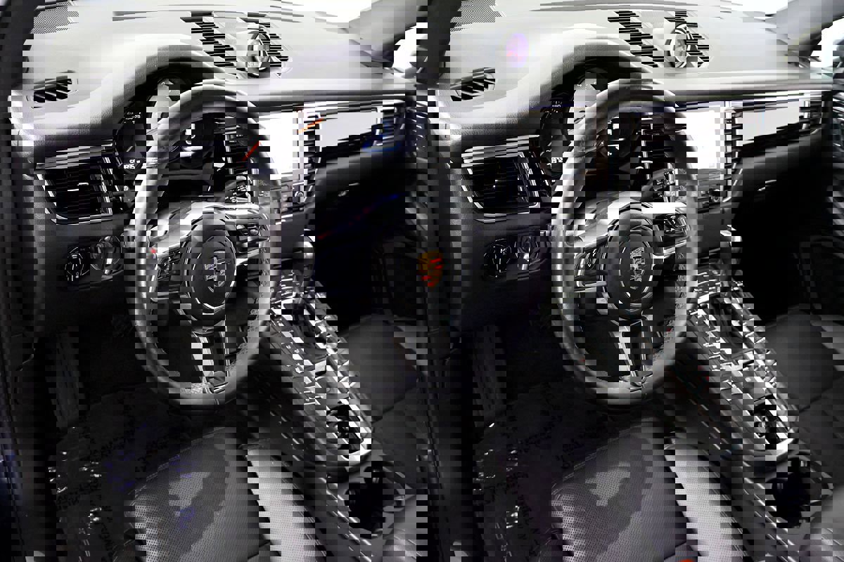 Used 2017 Porsche Macan S image 22