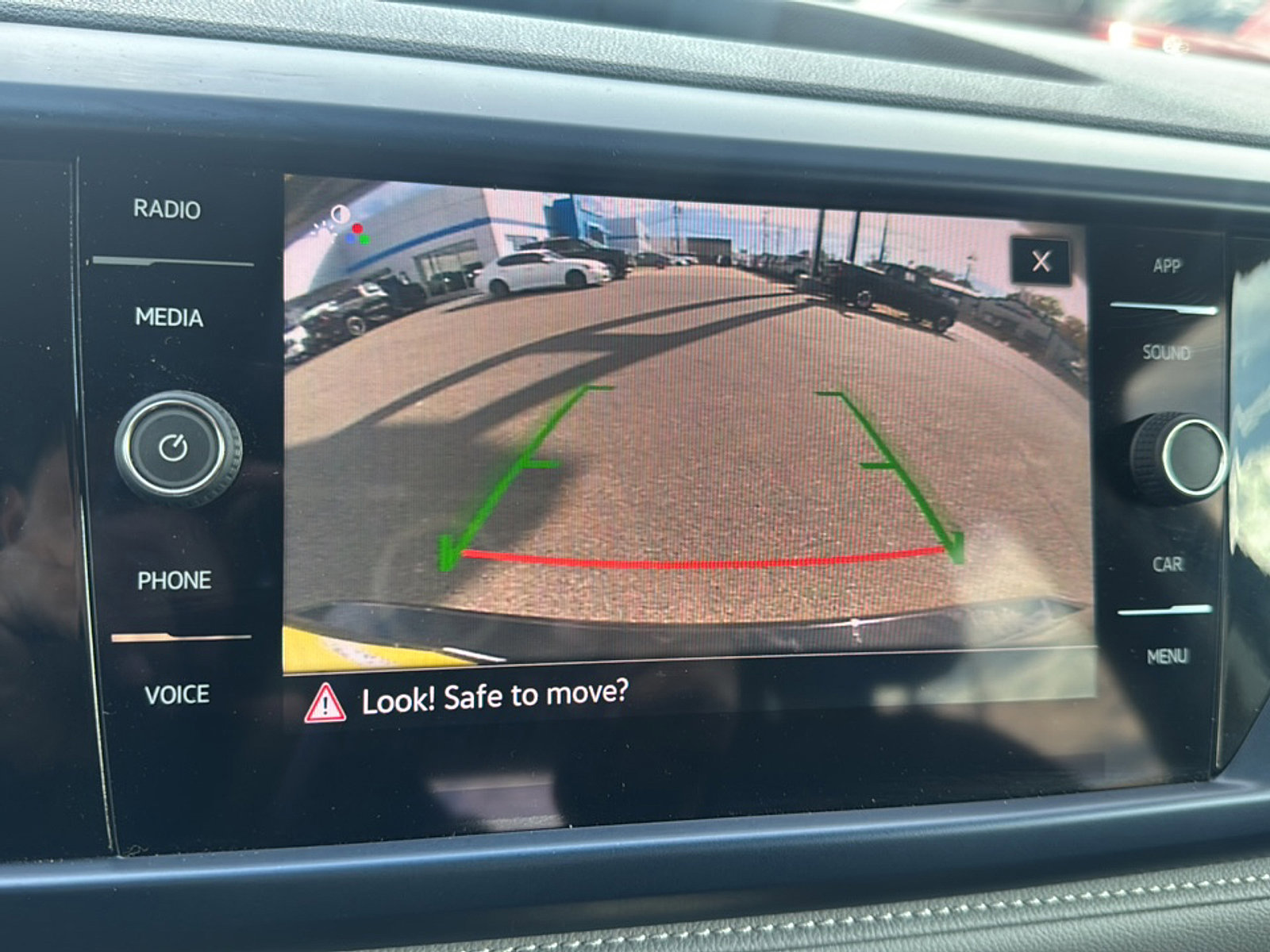 Used 2024 Volkswagen Taos SE image 35