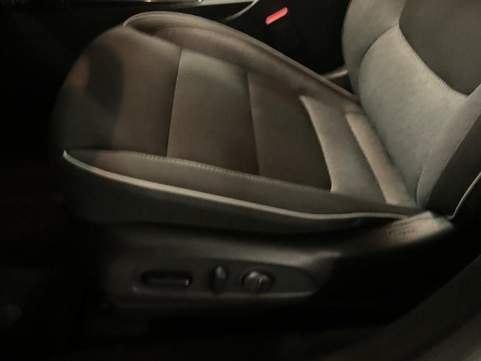 Used 2023 Chevrolet TrailBlazer LT image 30