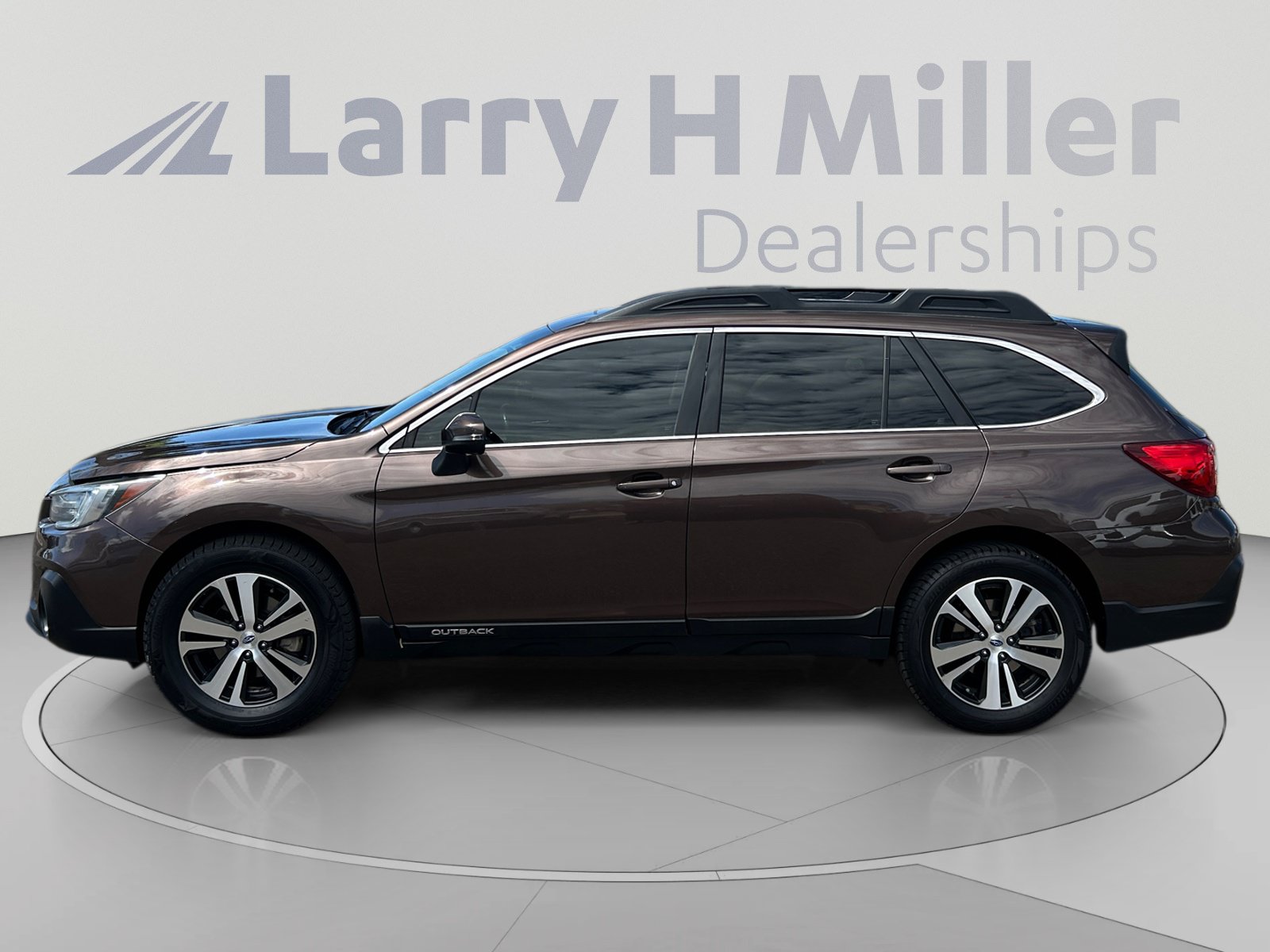 Used 2019 Subaru Outback 3.6R Limited AWD/4WD image 2