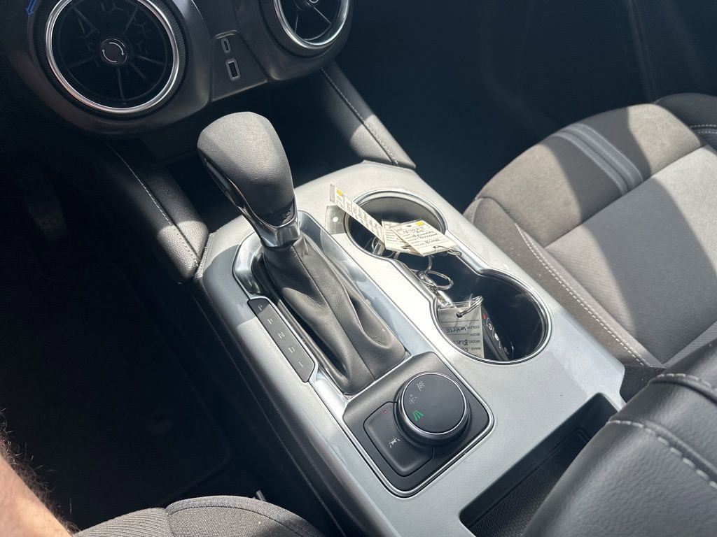 Used 2025 Chevrolet Blazer LT image 25