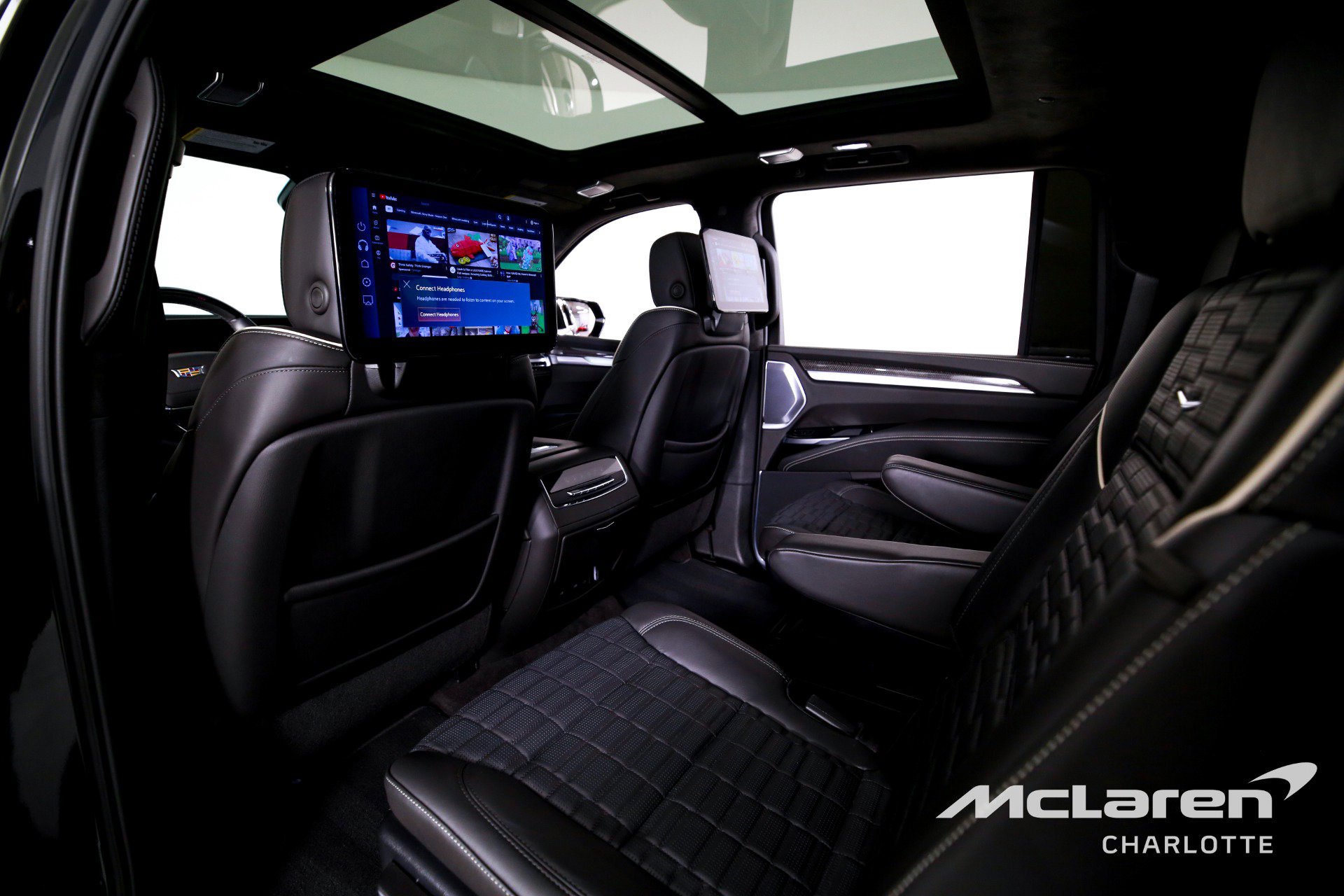 Used 2025 Cadillac Escalade ESV V image 19