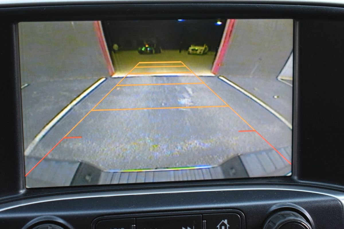 Used 2015 GMC Sierra 1500 SLE w/ SLE Value Package image 31