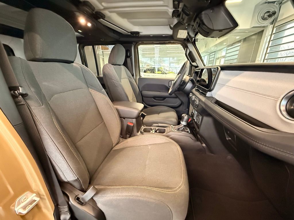 Used 2026 Jeep Wrangler Sahara image 14