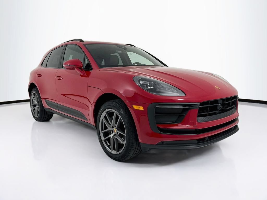 Certified 2025 Porsche Macan AWD/4WD image 7