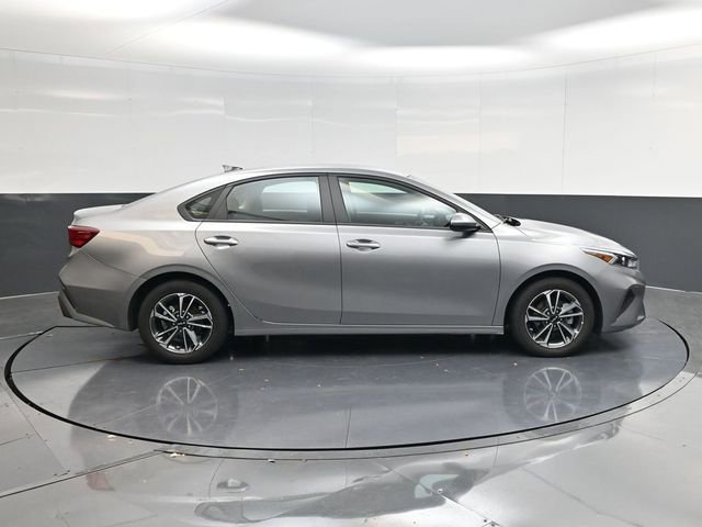 Used 2024 Kia Forte LXS image 2