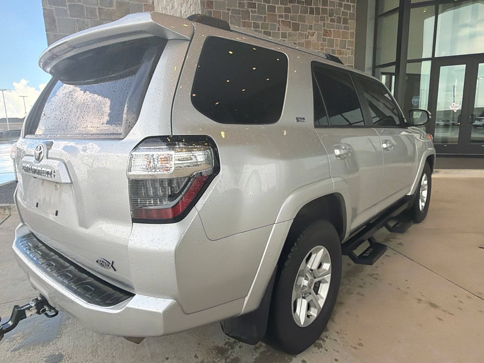 Used 2022 Toyota 4Runner SR5 Premium w/ Moonroof Package RWD image 3