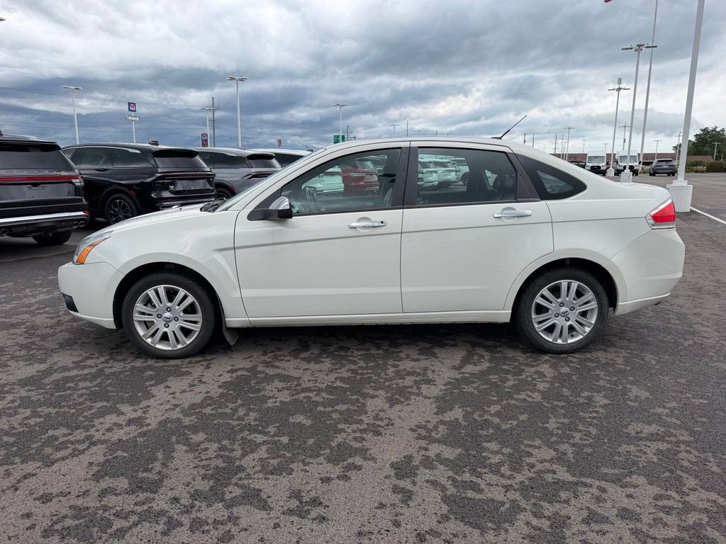Used 2010 Ford Focus SEL FWD image 8