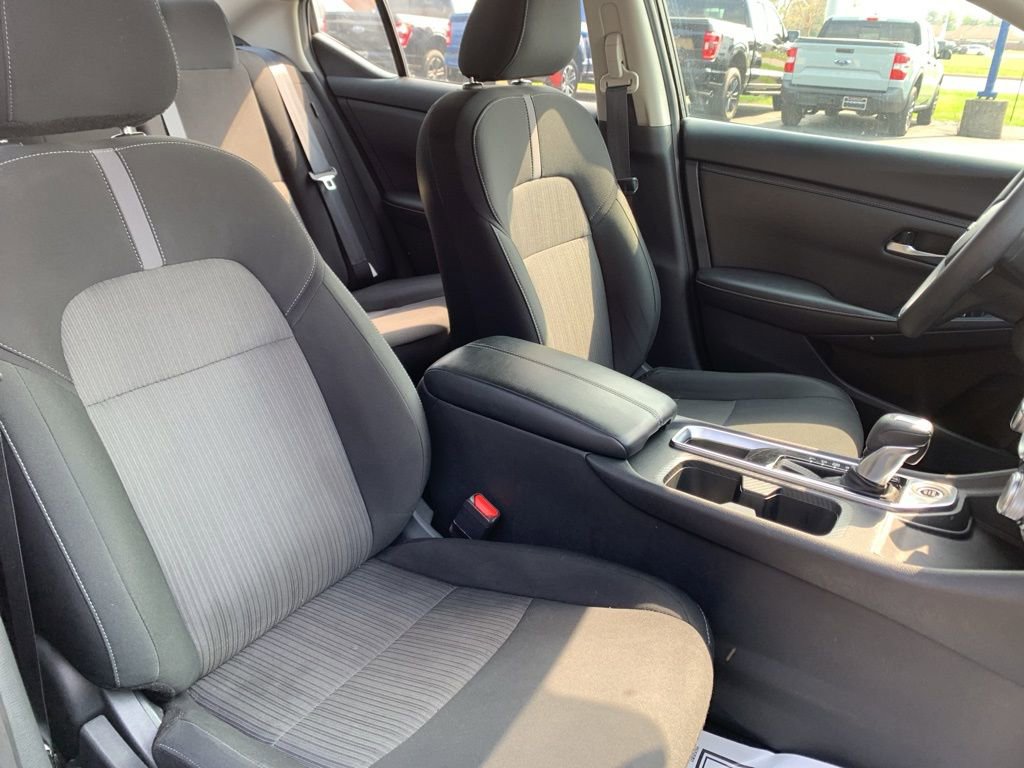 Used 2025 Nissan Sentra SV FWD image 11
