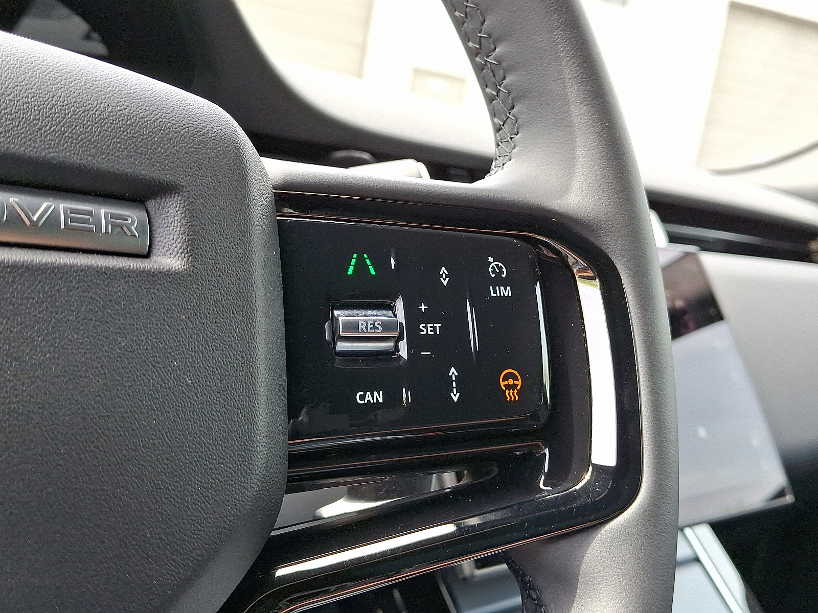 Used 2025 Land Rover Range Rover Evoque S image 22