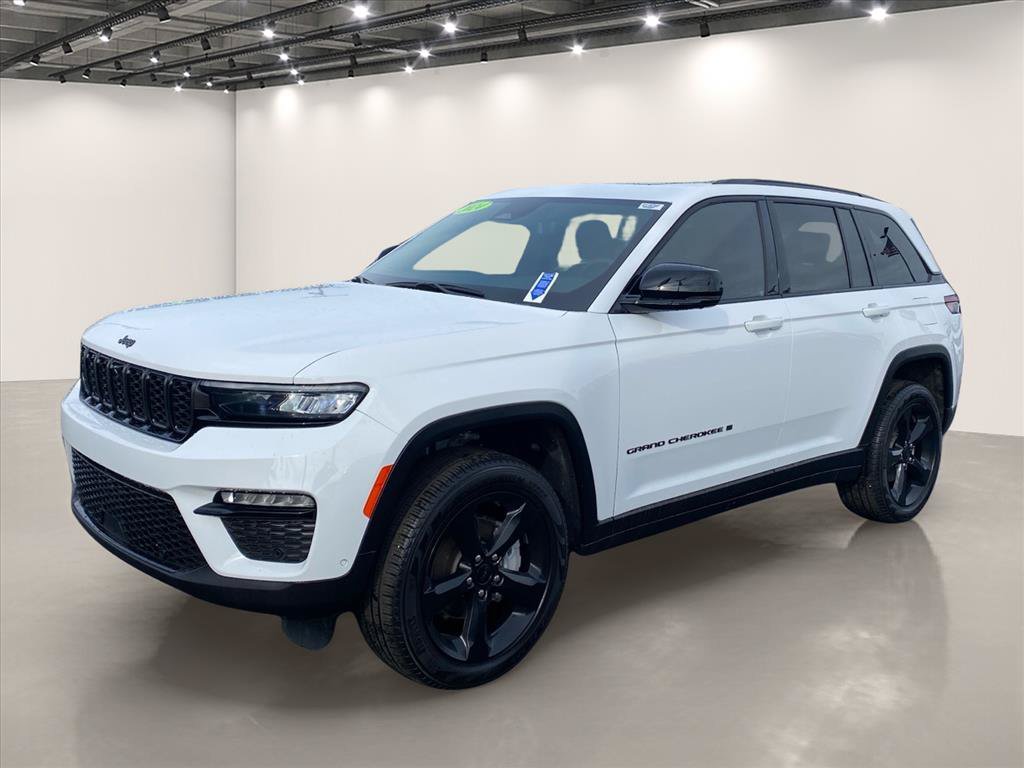 Used 2024 Jeep Grand Cherokee Limited w/ Luxury Tech Group II AWD/4WD image 3