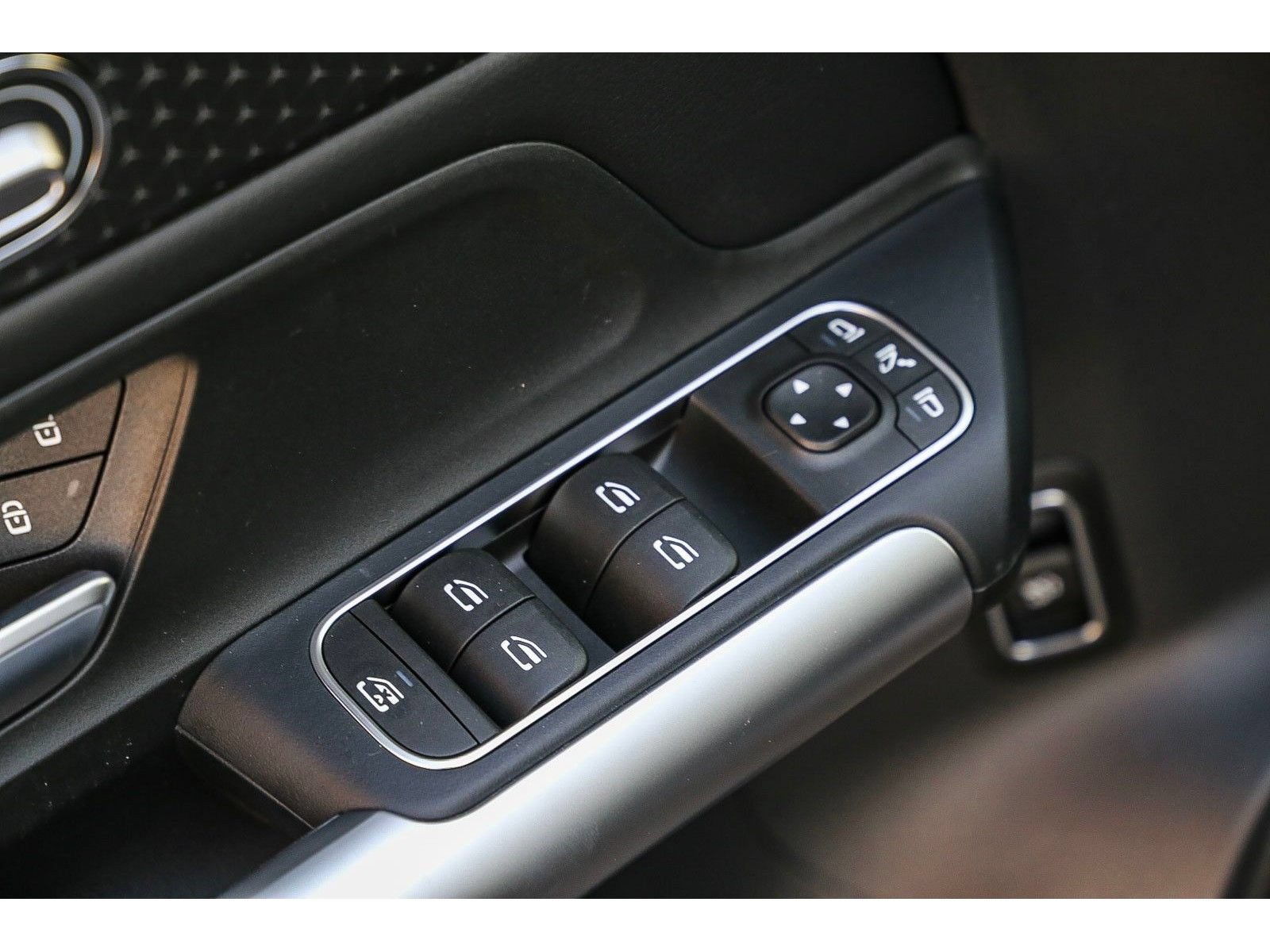 Used 2025 Mercedes-Benz GLA 250 4MATIC image 27