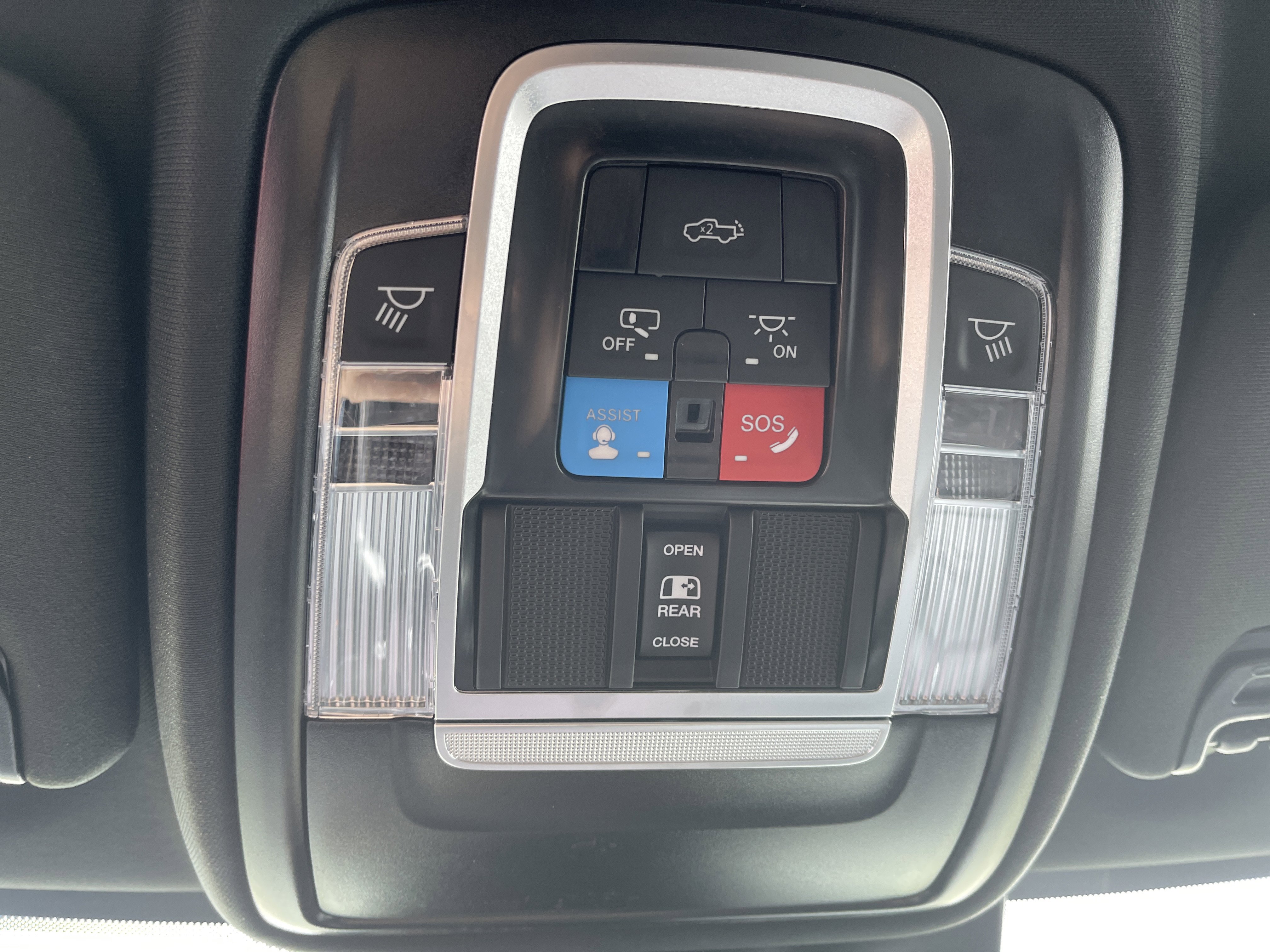 Used 2026 RAM 3500 Laramie w/ Max Tow Package image 32
