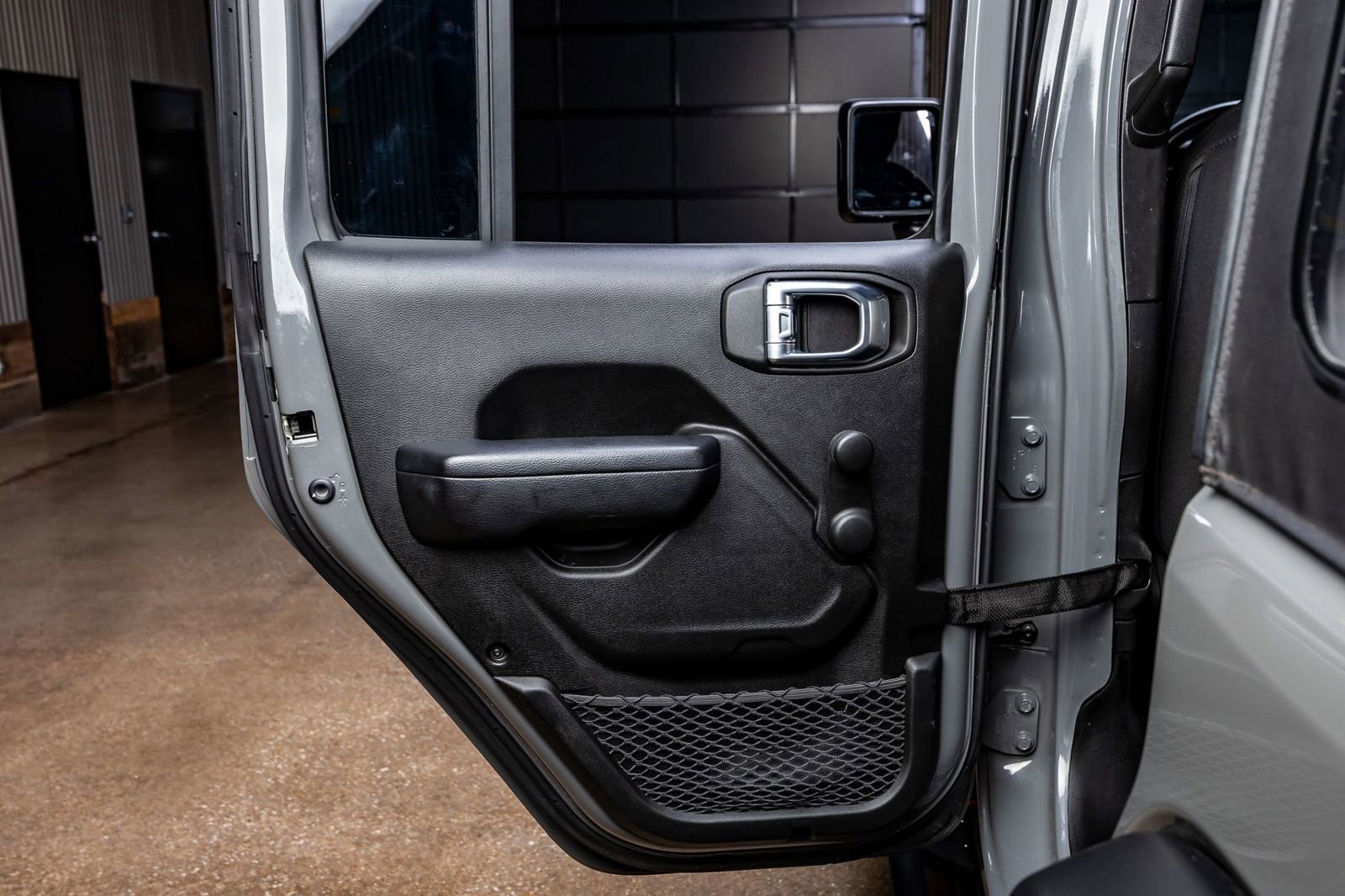 Used 2022 Jeep Wrangler Unlimited Sport AWD/4WD image 38