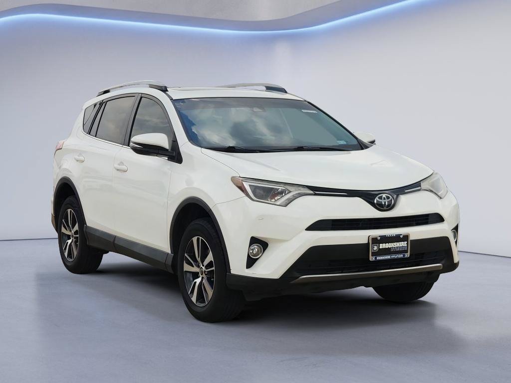 Used 2018 Toyota RAV4 XLE FWD image 3