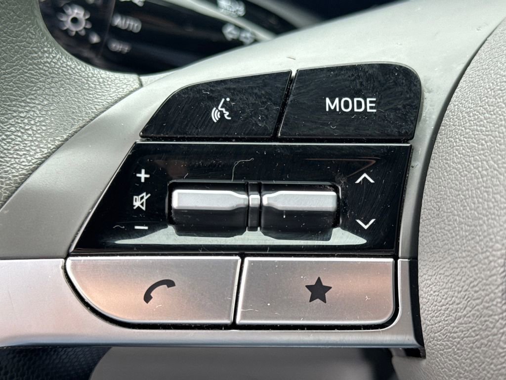 Used 2024 Hyundai Elantra SEL FWD image 30
