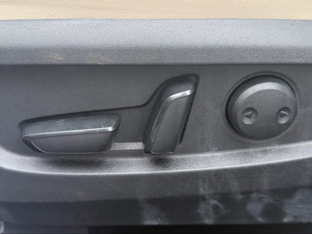 Used 2019 INFINITI QX50 Essential w/ Premium Heat Package image 20