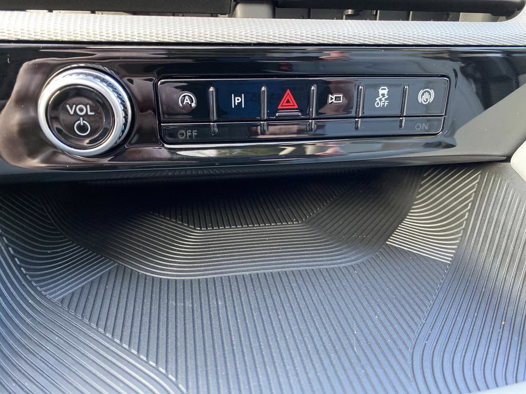 New 2026 Ford Explorer Active w/ Active Comfort Package image 24