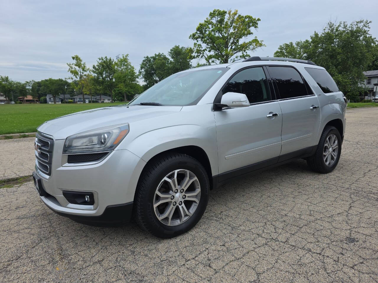 Used 2013 GMC Acadia SLT FWD image 2