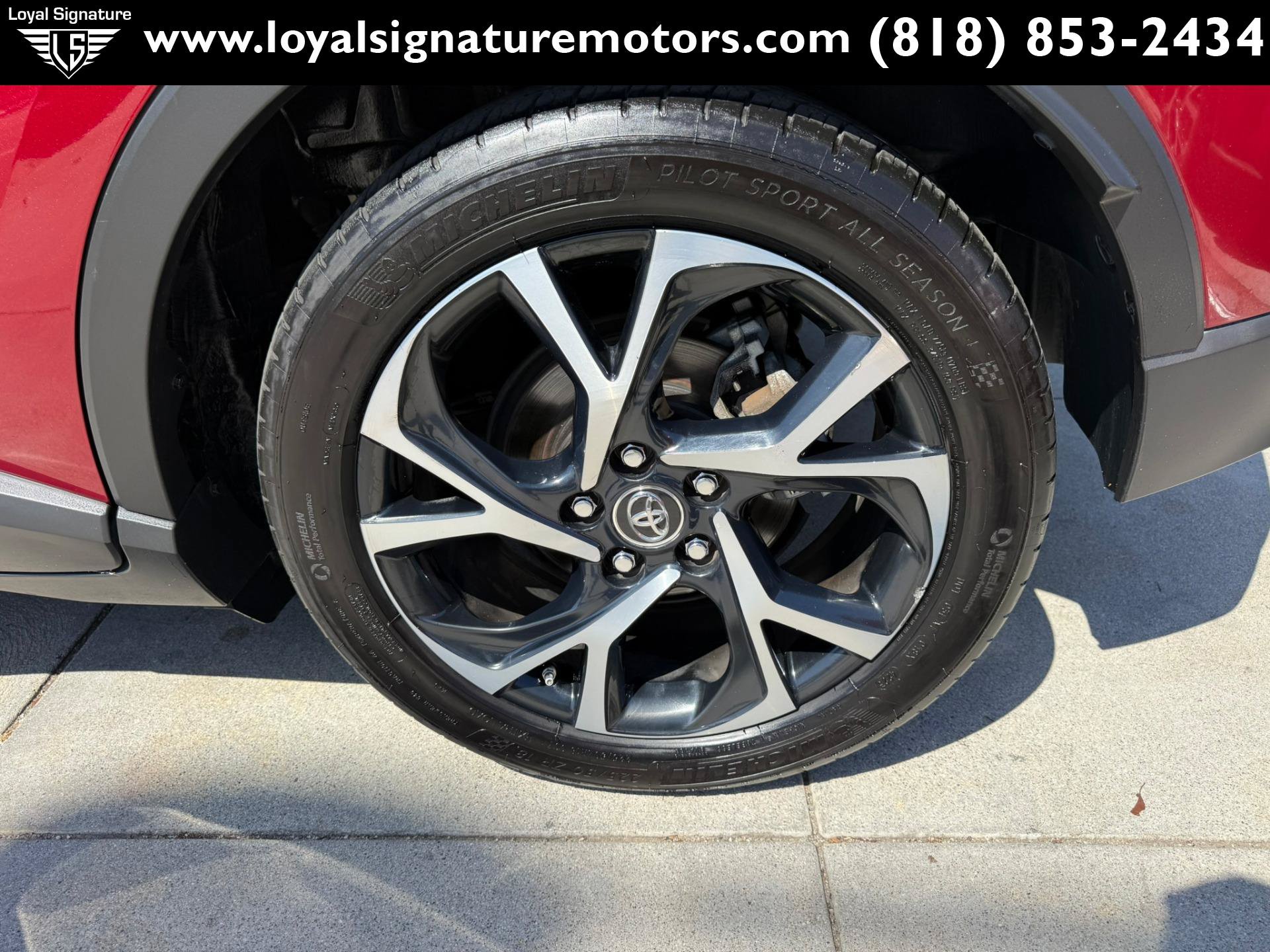 Used 2018 Toyota C-HR XLE FWD image 11