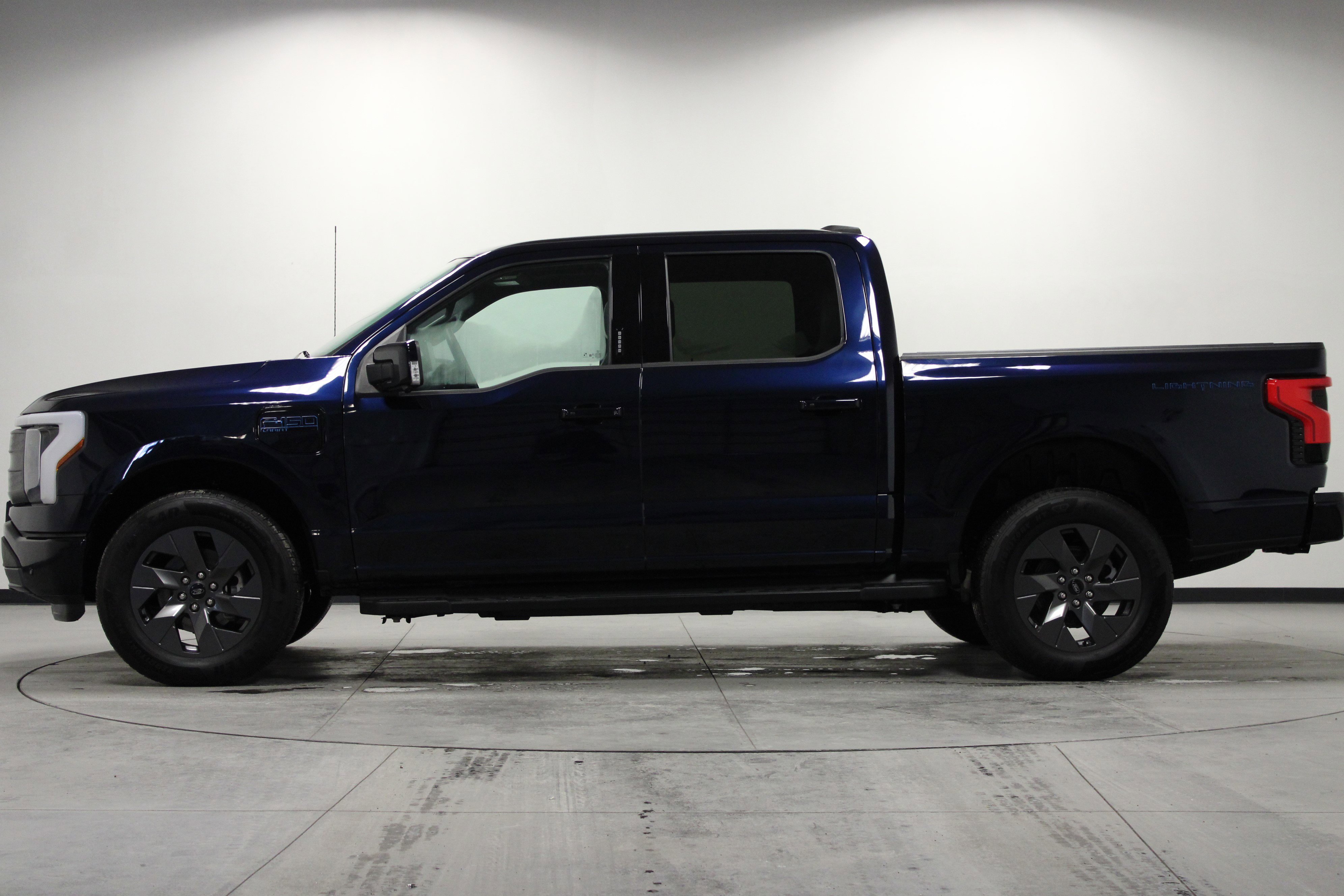 Used 2024 Ford F150 Lightning Lariat image 7