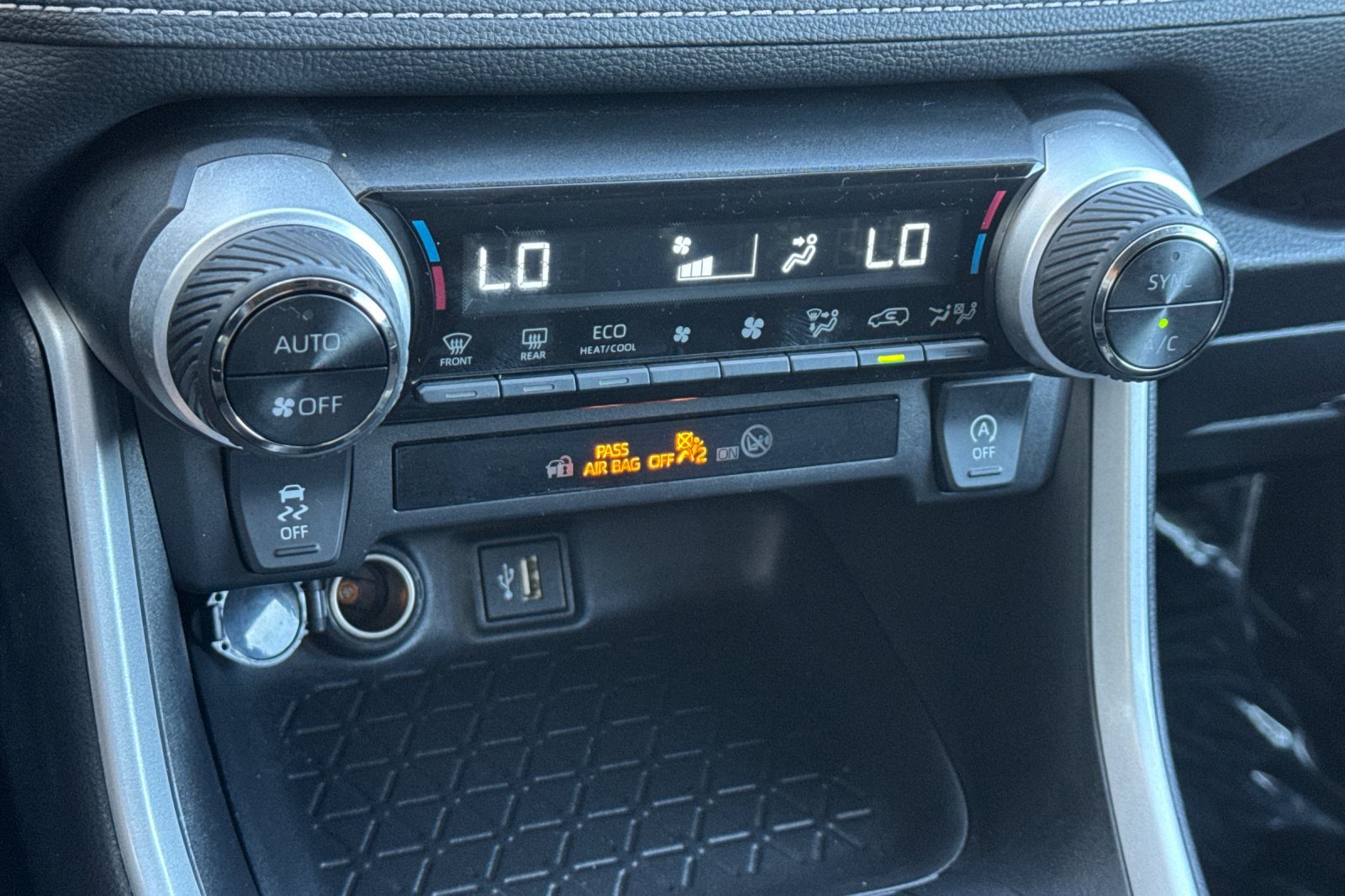 Certified 2025 Toyota RAV4 XLE FWD image 20
