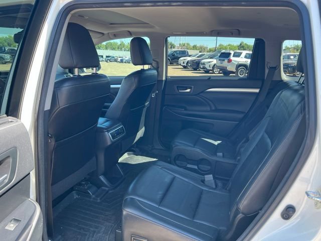 Used 2016 Toyota Highlander XLE AWD/4WD image 27