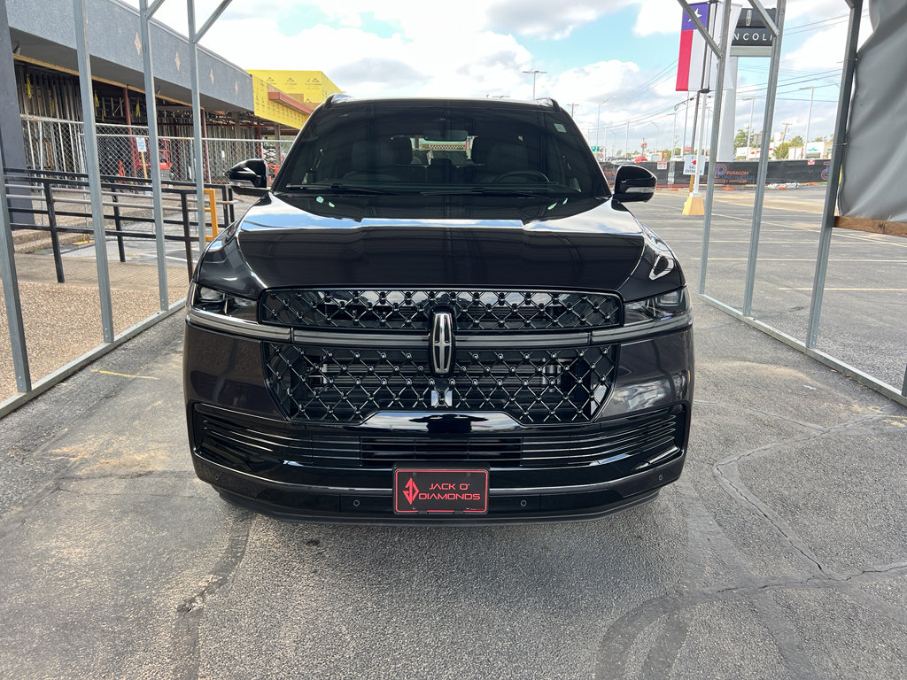 New 2025 Lincoln Navigator L Reserve w/ Jet Appearance Package image 2